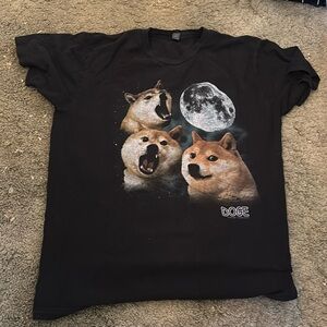 Doge howling at the moon T-shirt